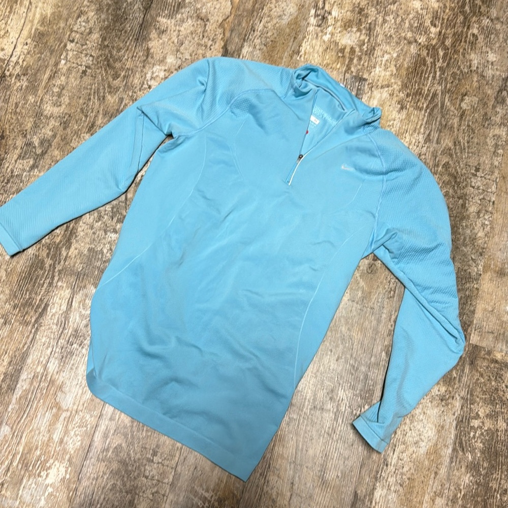 Nike women’s XL 1/4 zip pull over